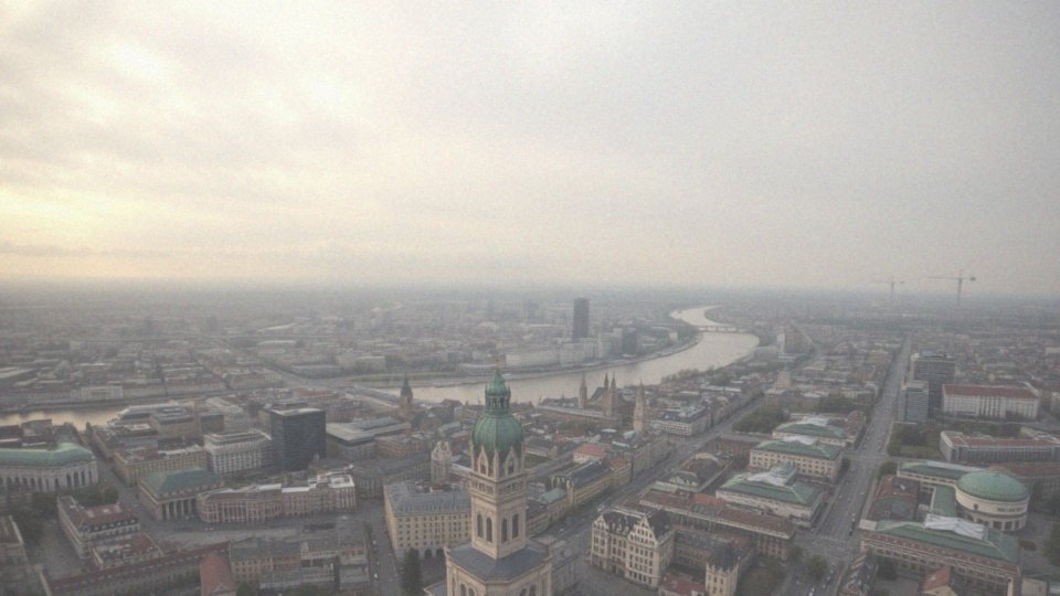 Jakie są atrakcje na punktach widokowych Sky Tower?