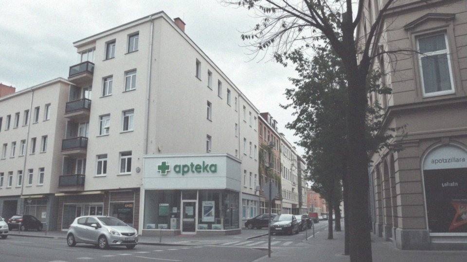 Jakie są godziny otwarcia aptek w Rzeszowie?